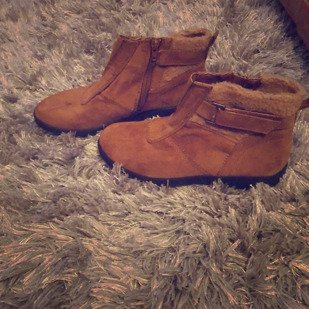 Cute never worn brown ankle boots